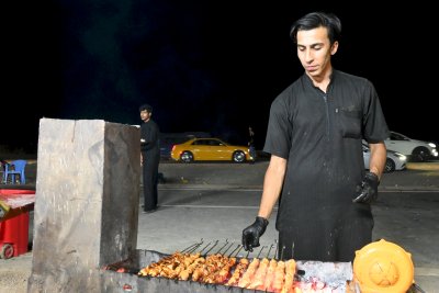 حتى بلوغ الأربعين .. موكب (جنوب الولاء لحامل اللواء) مستمر بتقديم خدماته للزائرين الكرام