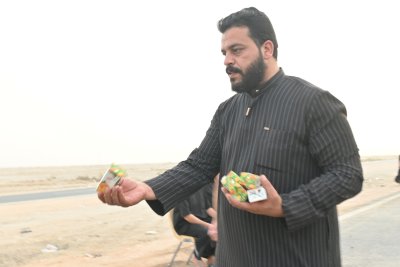 موكب جنوب الولاء يواصل خدمته متنقلًا مع خطى الزائرين نحو كربلاء