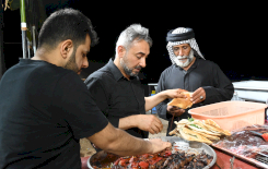 موكب (جنوب الولاء) يفتتح خدمته ويوزع وجبات الإفطار لزائري الأربعينية