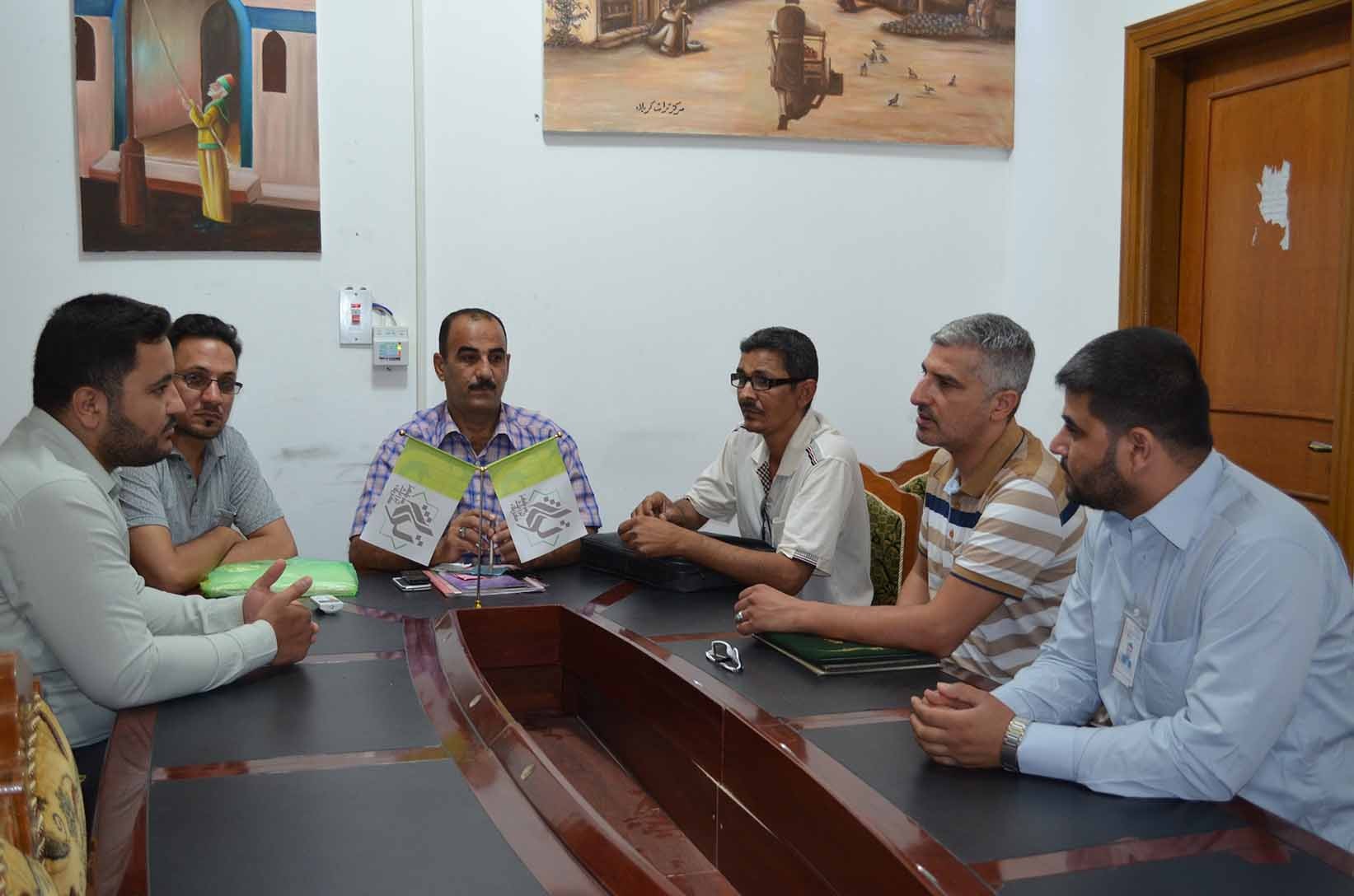 رئيس جمعية الخطاطين فرع كربلاء المقدسة يزور مركز تراث كربلاء المقدسة