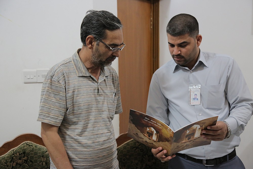 مركز تراث كربلاء مستمر في استقبال خطاطي كربلاء