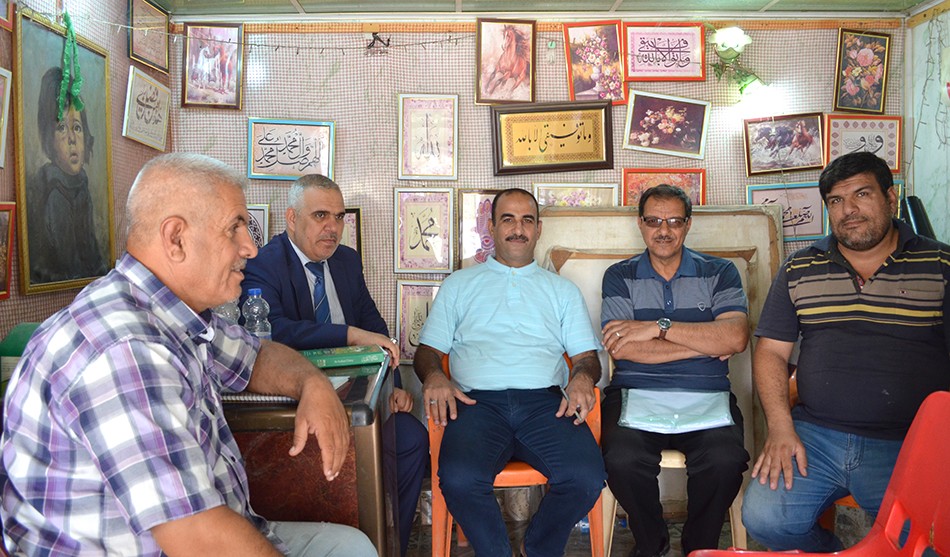 مركزُ تراثِ كربلاء يزورُ الخطّاطينَ فِي  قَضاءِ الهنديّةِ