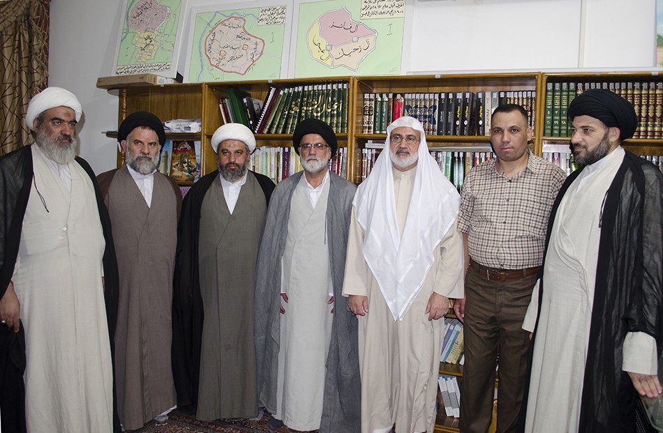 وفدٌ من مكتب سماحة السيد صادق الشيرازي في قم المقدَّسة يزور مركز تراث كربلاء
