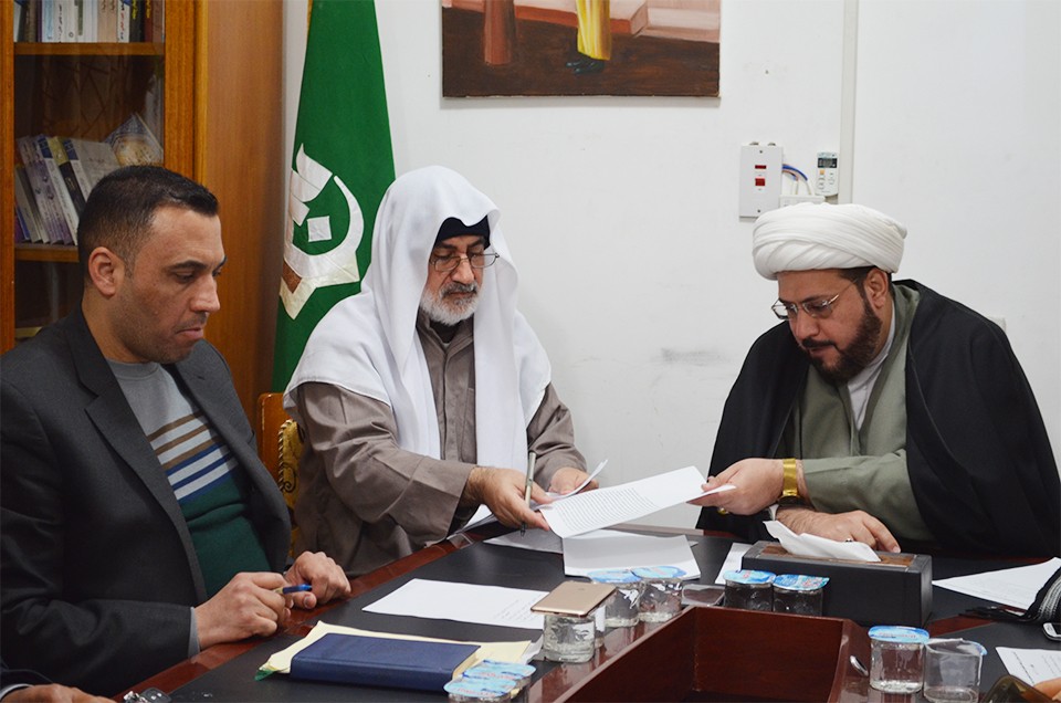 رئيس قسم شؤون المعارف الإسلامية والإنسانية يترأس إجتماع هيأتي مجلة تراث كربلاء