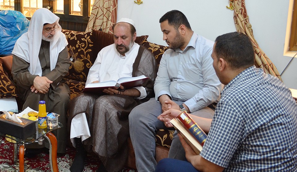 مدير مركز تراث كربلاء يستقبل مدير مؤسسة الإمام الجواد –عليه السلام- ومؤلِّف فهرس المخطوطات العربية والفارسية في المكتبات الإيرانية