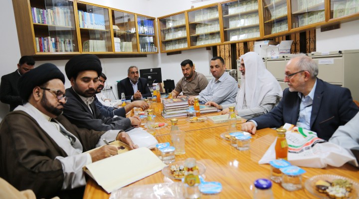 وفدٌ من ضيوف مهرجان ربيع الشهادة الثقافي العالمي الثالث عشر يزور مركز تراث كربلاء