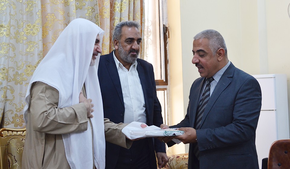 وفدٌ من مركز تراث كربلاء في ضيافة كلية العلوم الإسلامية