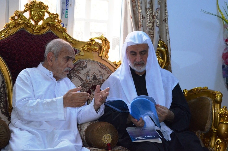 مدير مركز تراث كربلاء يزور المؤرخ السيد سلمان هادي آل طعمة