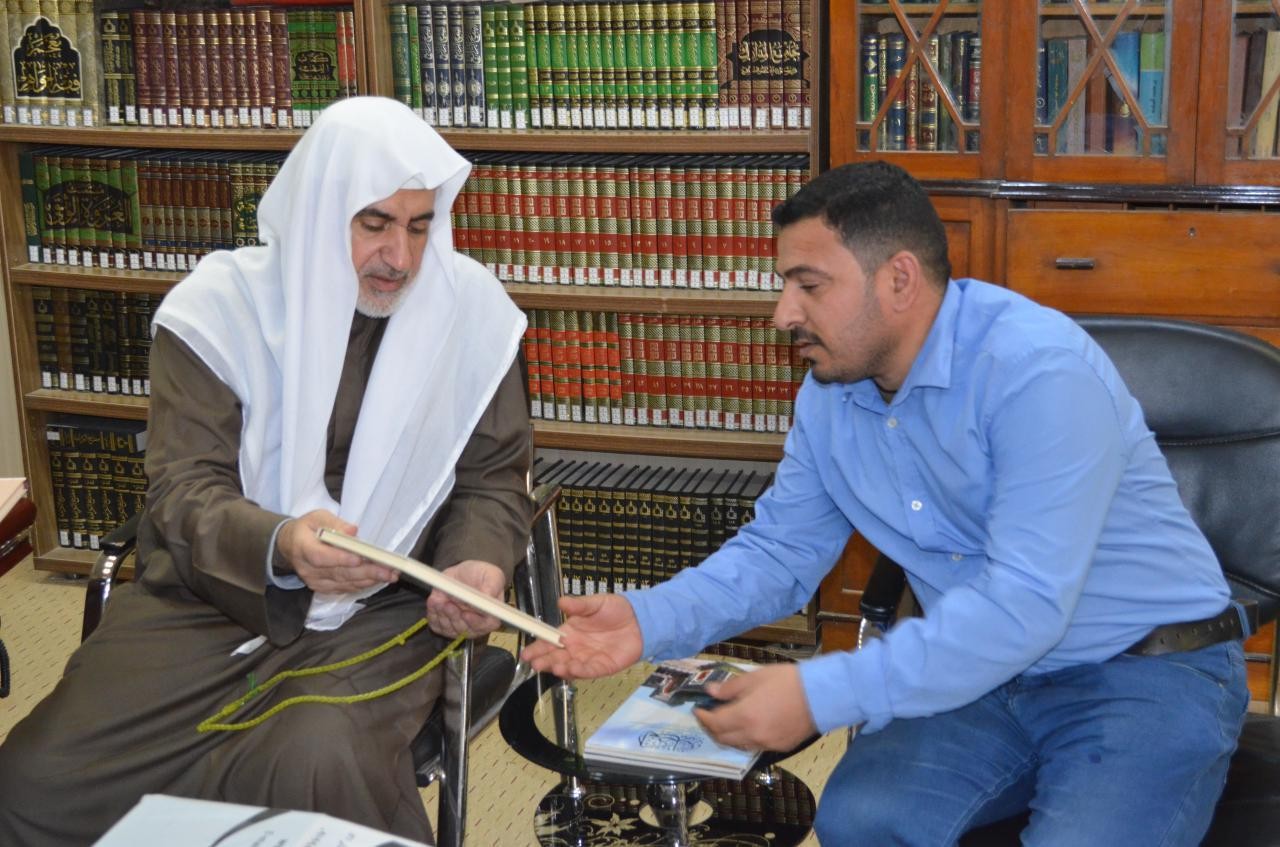 مدير مركز تراث كربلاء يزور عدداً من المكتبات والمراكز التراثية في النجف الأشرف