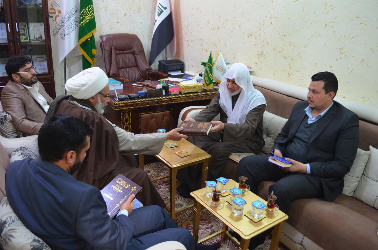 مدير مركز تراث كربلاء يزور عدداً من المكتبات والمراكز التراثية في النجف الأشرف