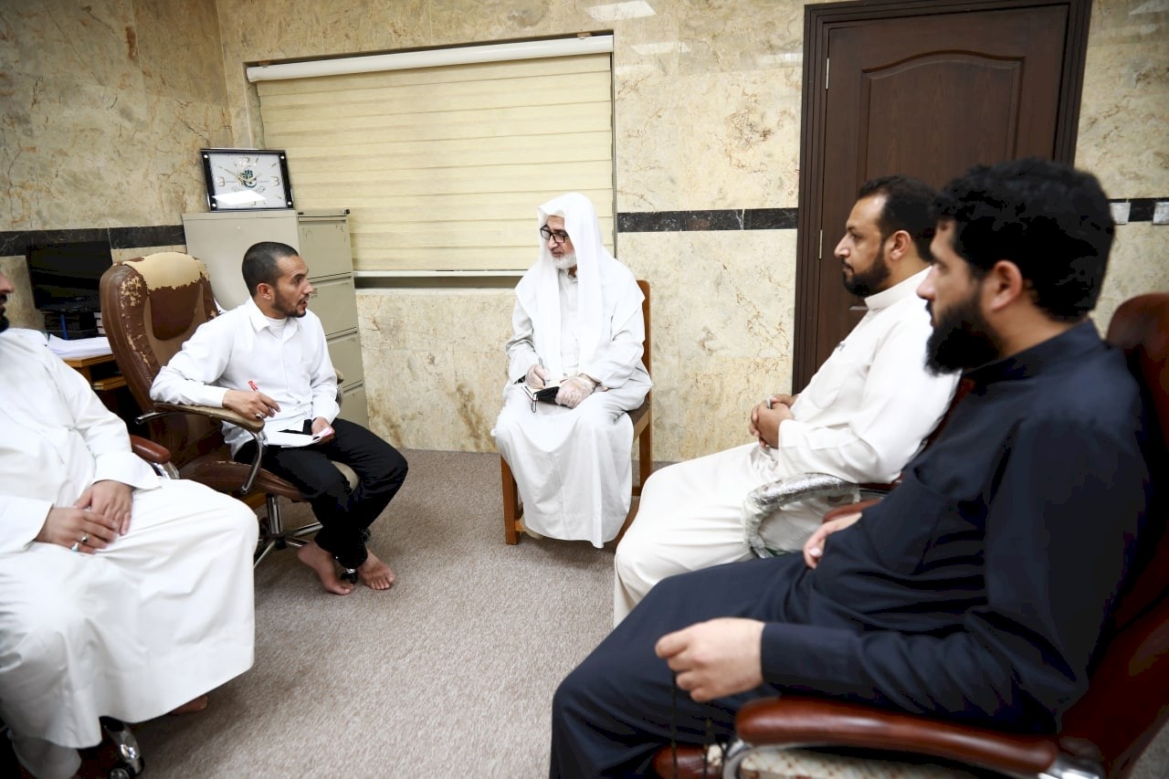 مديرُ مركزِ تراثِ كربَلاء يتابعُ أعمالَ وحدةِ التَّحقيق