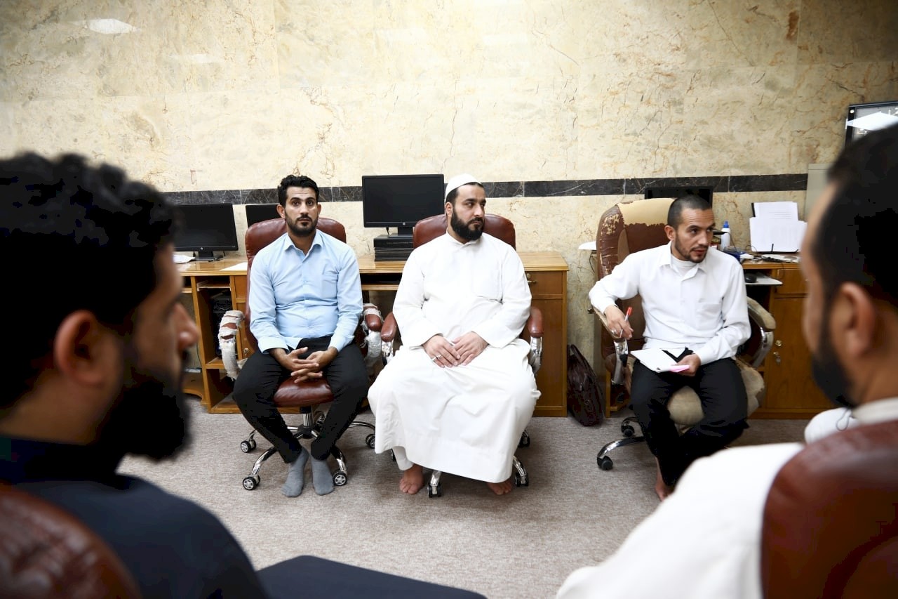 مديرُ مركزِ تراثِ كربَلاء يتابعُ أعمالَ وحدةِ التَّحقيق