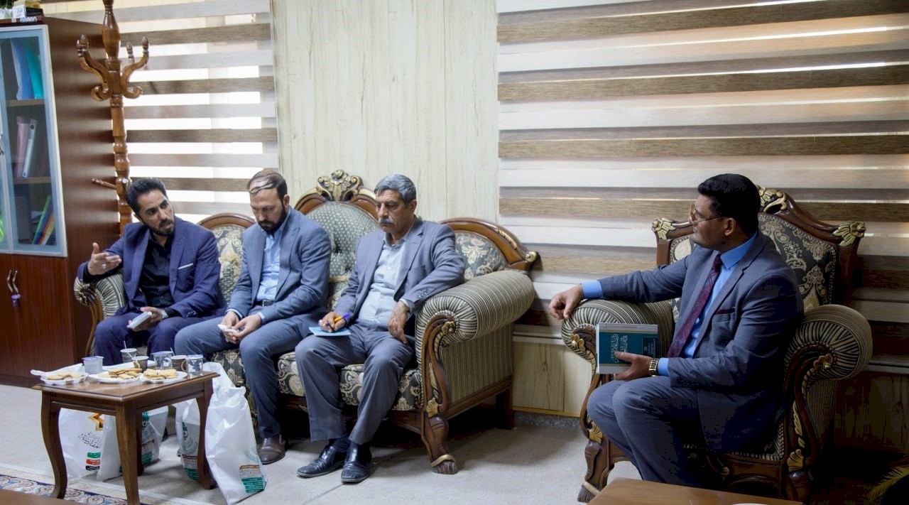 لدَعوةِ أساتذتِها للمُشاركةِ في مؤتمرِهِ العِلميِّ الدوليِّ الثّاني.. وفدٌ مِن مركزِ تُراثِ كربَلاء يزورُ جامعةَ واسِط