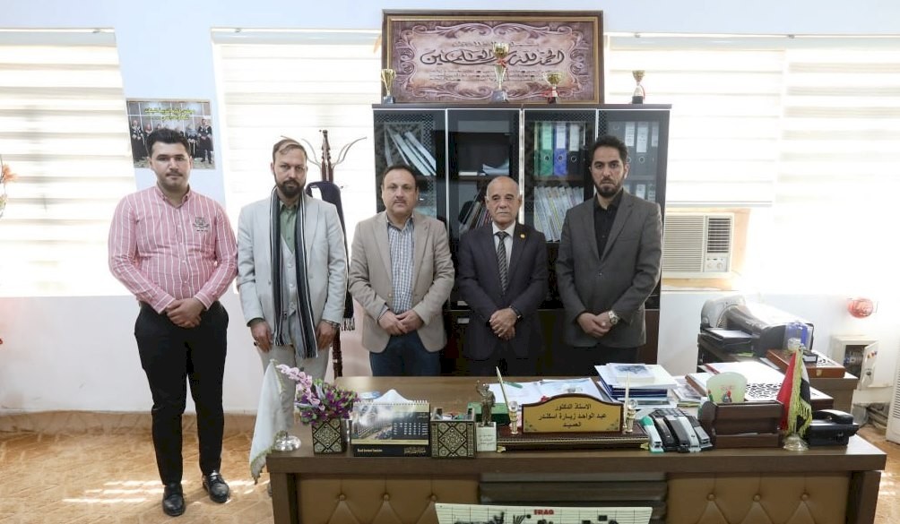 عضوا اللّجنة التحضيريّة لمؤتمرِ (تراثُنا هويَّتُنا) الثّاني في رِحابِ جامعةِ البصرة