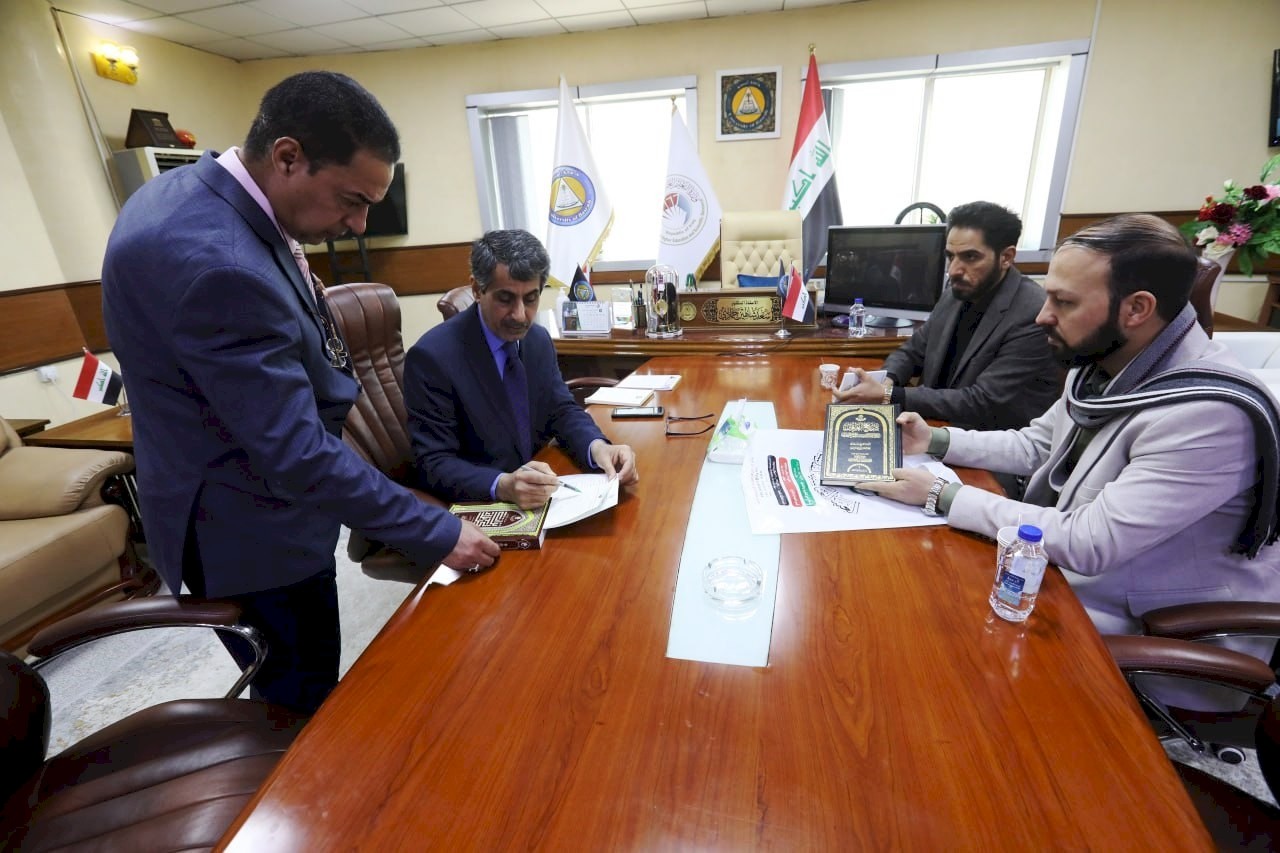 عضوا اللّجنة التحضيريّة لمؤتمرِ (تراثُنا هويَّتُنا) الثّاني في رِحابِ جامعةِ البصرة