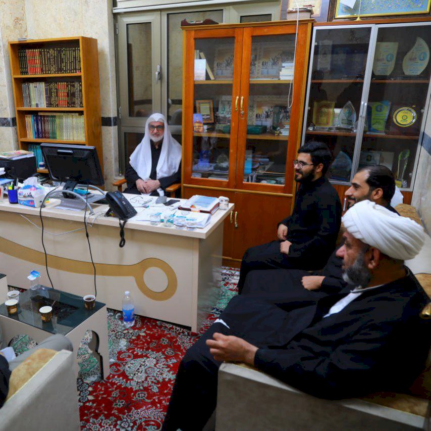 مدير مركز تراث كربلاء يستقبل وفدًا من حوزة أصفهان العِلمية