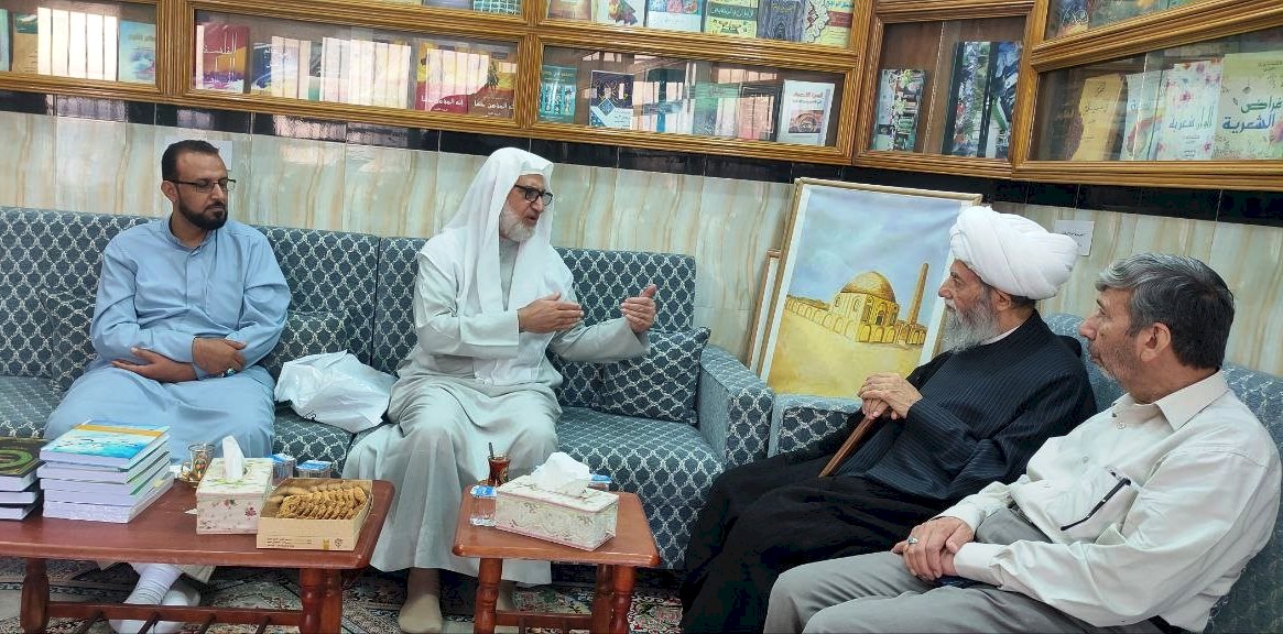 وفدٌ من مركزِ تُراث كربَلاء يَزور الشيخَ الكرباسيّ