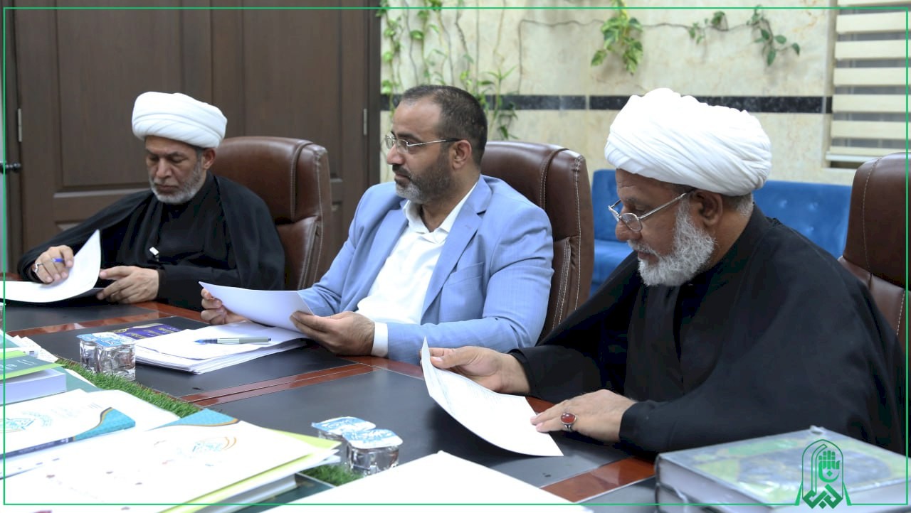 قسم المعارف يعقد اجتماعاً مع اللجنة الخاصة بمؤتمر الامام الكاظم (عليه السلام)