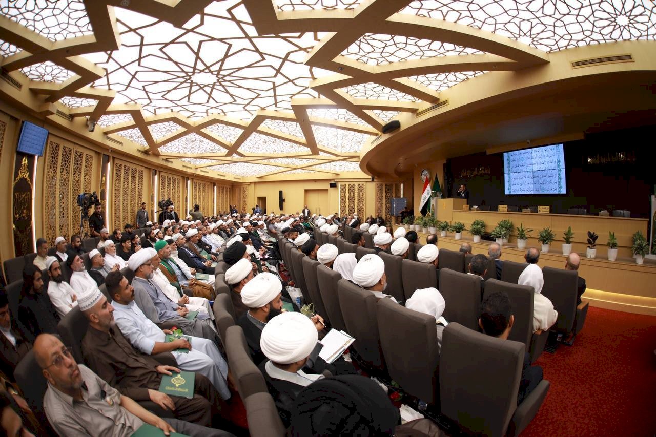قسمُ المعارفِ يعقدُ مؤتمرًا عن الامام الكاظم (عليه السّلام)