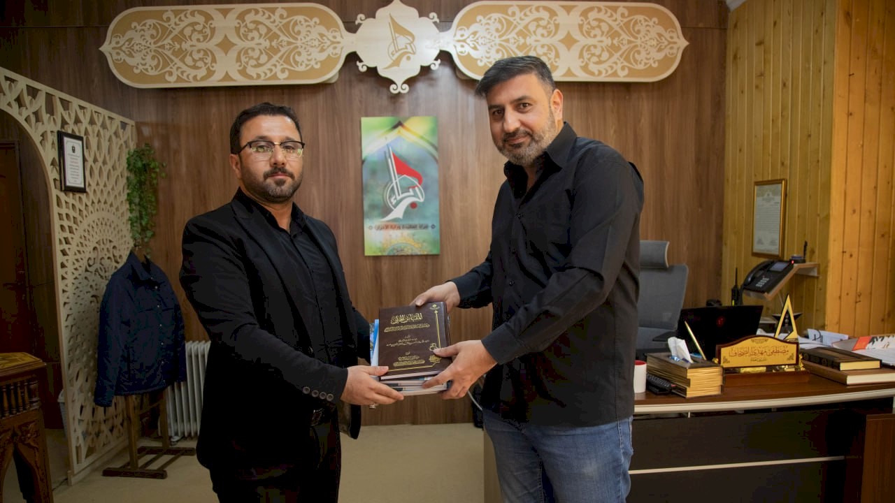 وفدٌ من مركز تراث كربلاء يزور مجموعةَ قنوات كربلاء الفضائيّة