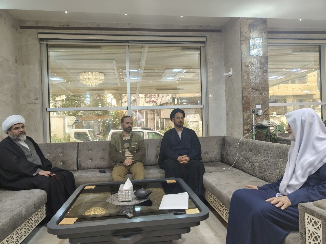 مدير مركز تراث كربلاء يلتقي وفداً من الجمهورية الإسلاميَّة الإيرانيَّة