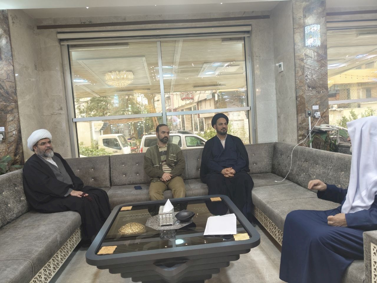 مدير مركز تراث كربلاء يلتقي وفداً من الجمهورية الإسلاميَّة الإيرانيَّة