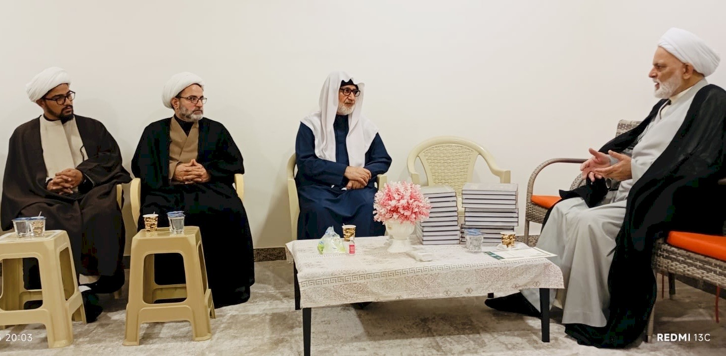 مركزُ تراثِ كربلاءَ يزورُ عددًا من الشخصياتِ العلميَّةِ في النجفِ الأشرفِ