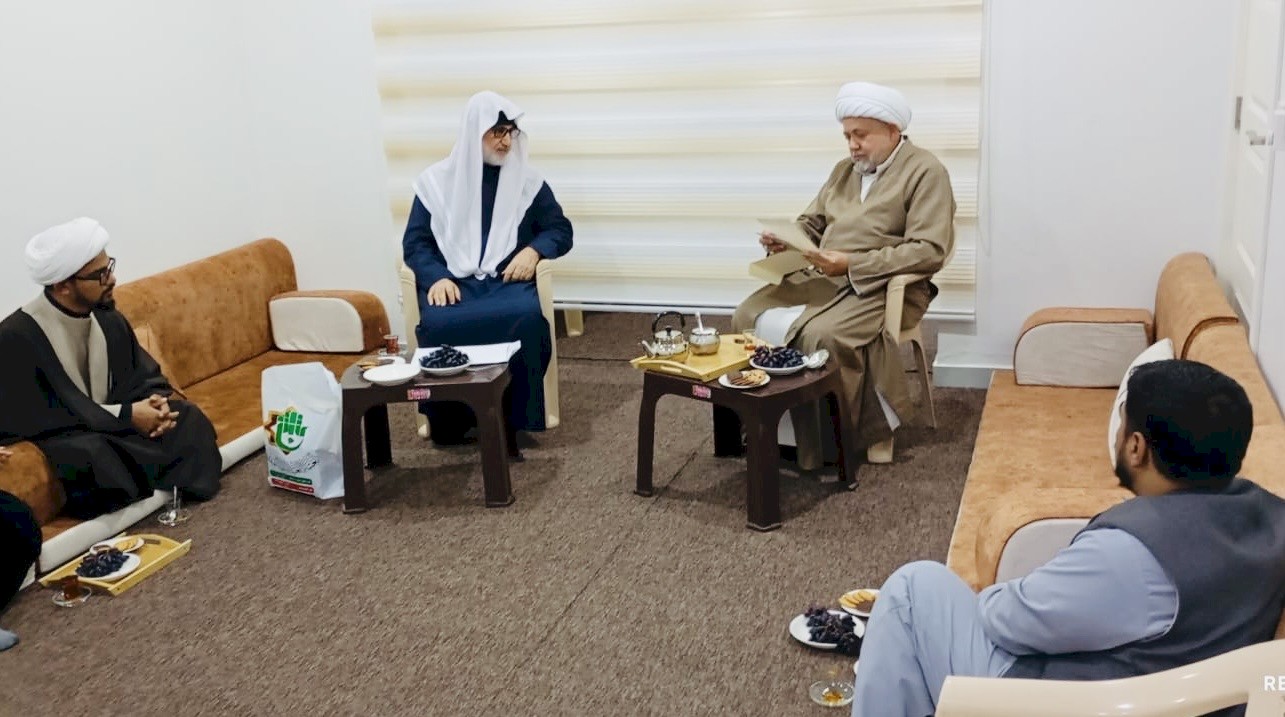 مركزُ تراثِ كربلاءَ يزورُ عددًا من الشخصياتِ العلميَّةِ في النجفِ الأشرفِ