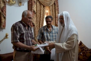 اعضاء من جمعية الخطاطين فرع كربلاء يزورون مركز تراث كربلاء