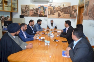 وفدٌ من الجمهوريّة الإسلاميّة الإيرانيّة يزورُ مركزَ تراثِ كربلاء