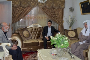 وفد من مركز تراث كربلاء يزور السيد عبد الله سعيد زيني