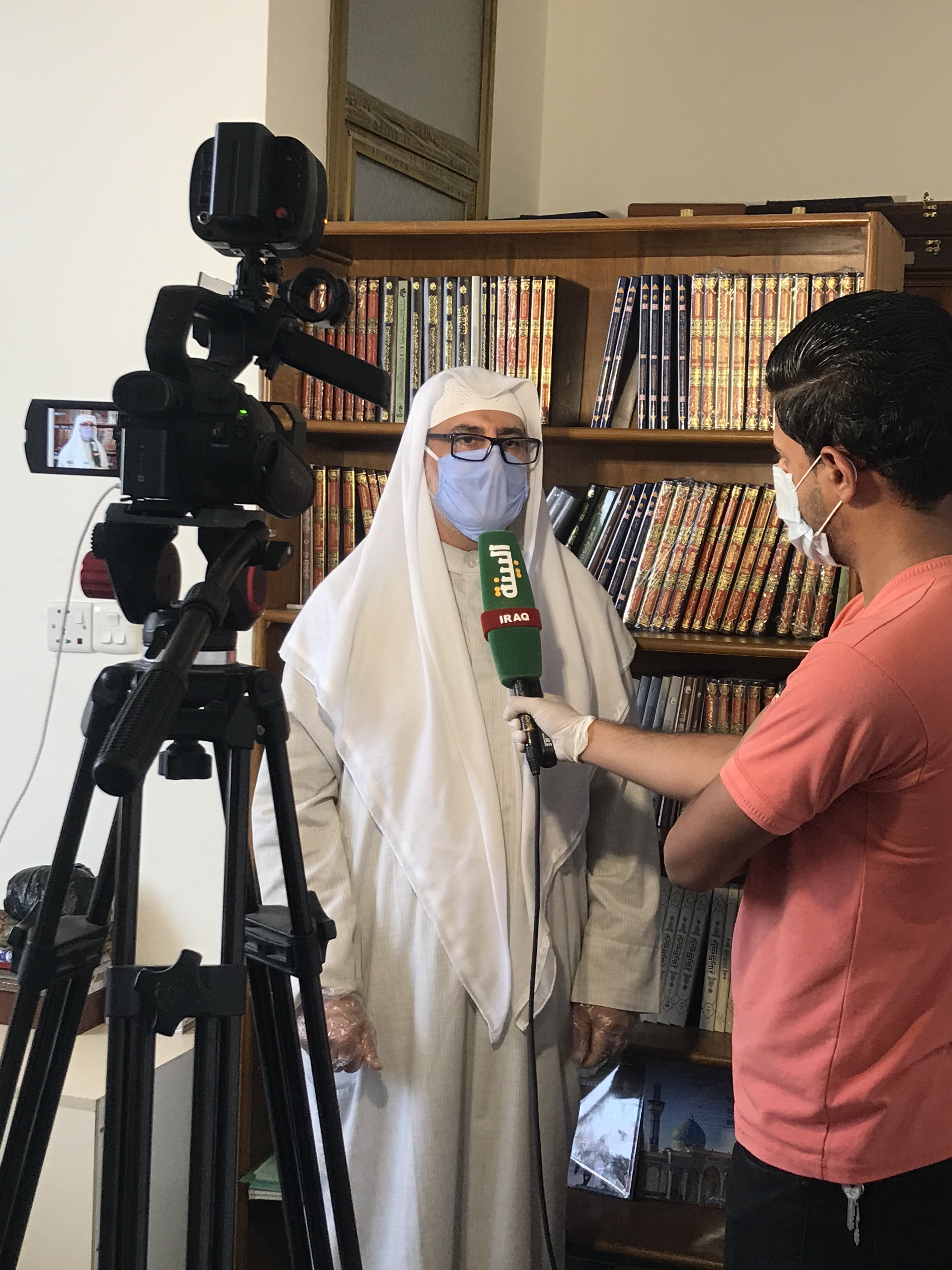 في أروقة مركز تراث كربلاء: قناة البينة الفضائية تتنفسُ عبق التراث الفكري