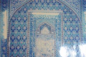 محراب مسجد الامام الصادق - المصور: اعلام مركز تراث كربلاء