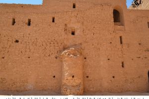 احدى الواجهات الخارجية للمشتملات البنائية الملحقة بالقصر وتظهر الحاجة الملحة لإجراء الصيانة عليه - اعلام مركز تراث كربلاء