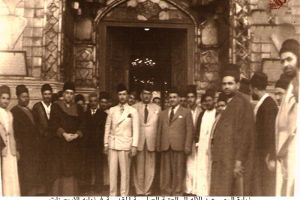 زيارة الوصي عبد الاله الى العتبة العباسية المقدسة في نهايه الاربعينات -