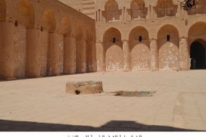 البئر في ساحة الشرف الرئيسية لقصر الاخيضر -