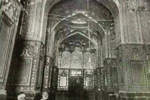 رواق الملوك في الجهة الشمالية للصحن الحسيني الشريف في الثلاثينيات -