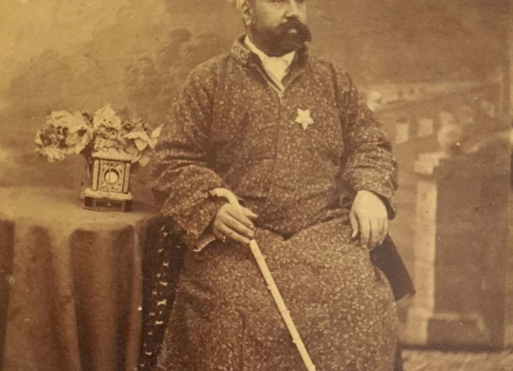 الشاعر محمّد عليّ كمّونة  مَفخرةُ الأمجادِ وسُلالةُ الأجوادِ