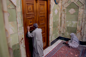 السلام عليك يا باب الحوائج