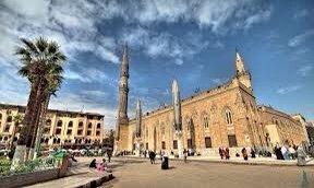 مسجد الإمام الحسين -عليه السّلام- مسجدٌ دينيّ وتاريخيّ شهير