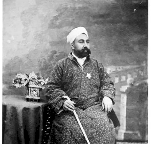 الشاعر محمّد عليّ كمّونة  مَفخرةُ الأمجادِ وسُلالةُ الأجوادِ